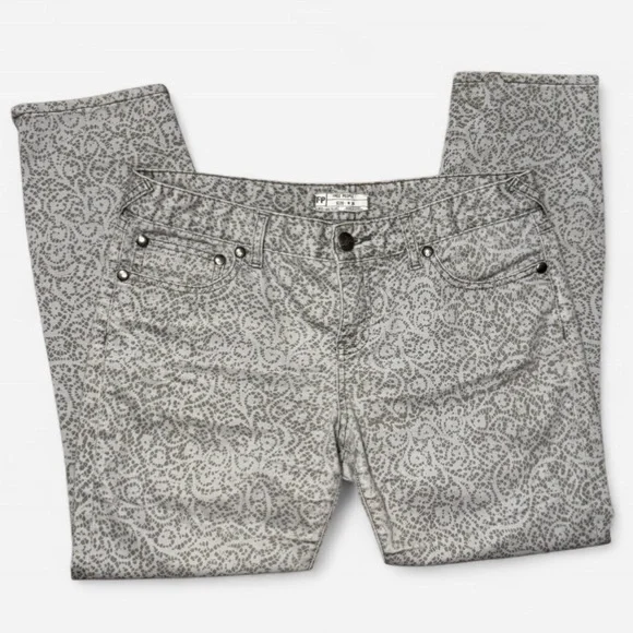 Free People Denim Gray Lace Print Skinny Zipper Ankle Jeans Size 29 FAIR - Picture 5 of 14